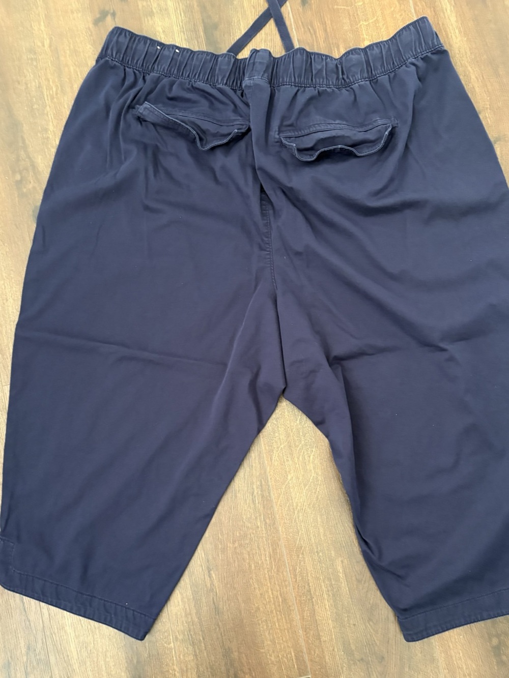Lane Bryant Navy pull on Drawstring Capris Size 28 - Picture 2 of 10